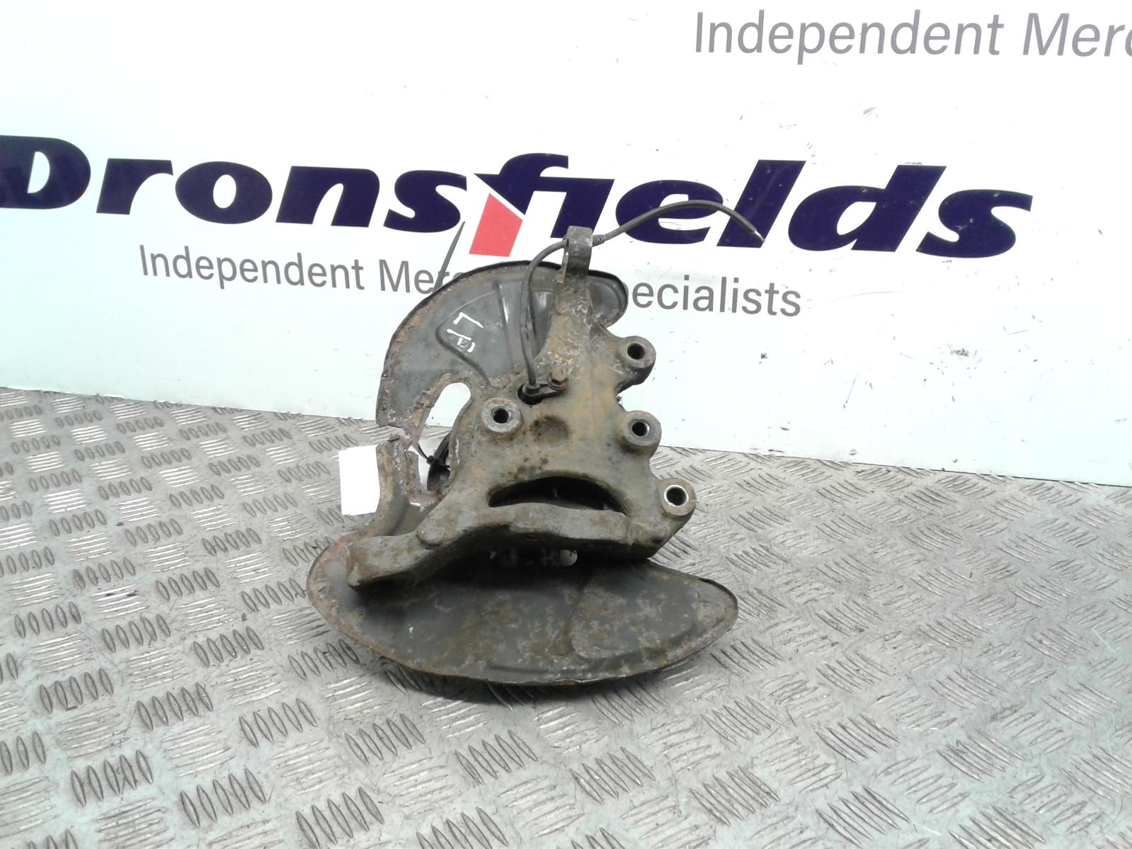 2004 Mercedes C Class RF Hub/Stub Axle Assembly View Auto part RF Hub/Stub Axle Assembly Mercedes C Class 2004