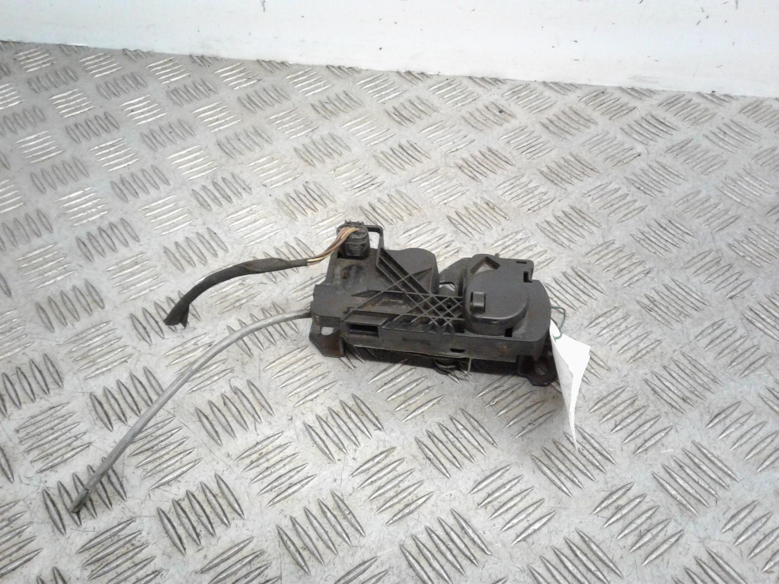 View Auto part Bonnet Latch Mercedes Vito 2016