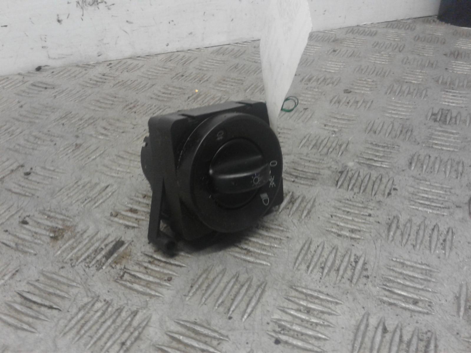 View Auto part Headlight Switch Mercedes Sprinter 2014