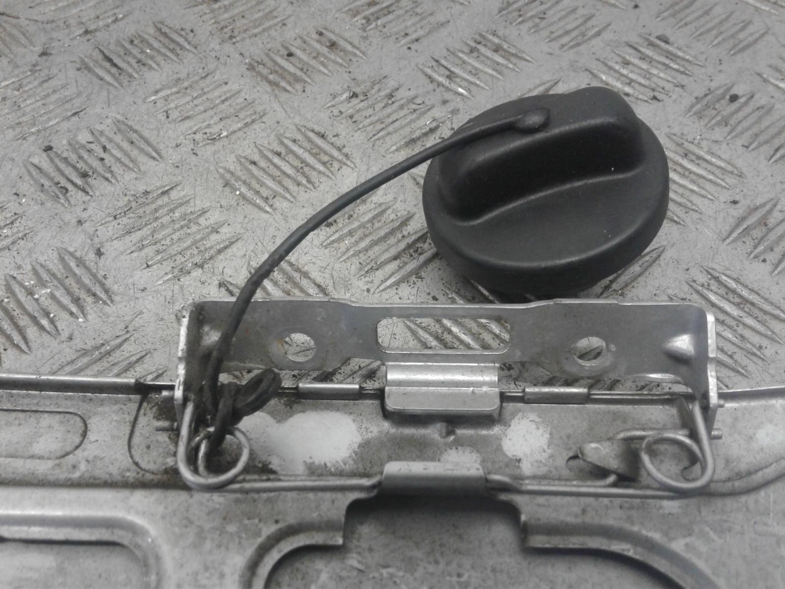 2015 Mercedes Sprinter Fuelcap View Auto part Fuelcap Mercedes Sprinter 2015