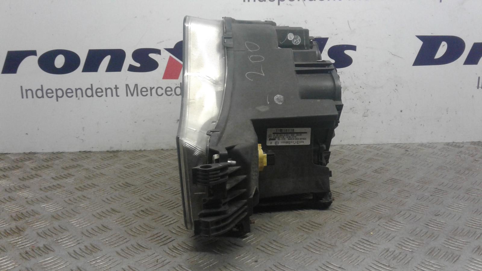 2011 Mercedes Actros R Headlamp View Auto part R Headlamp Mercedes Actros 2011