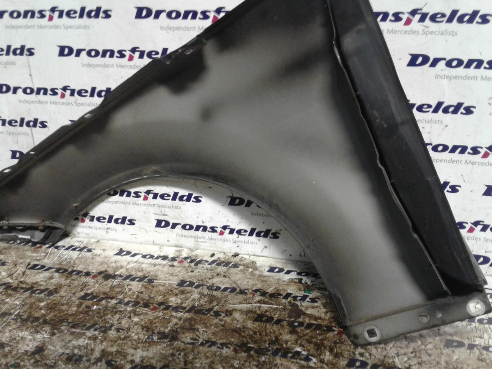 View Auto part R Wing Mercedes C Class 2011