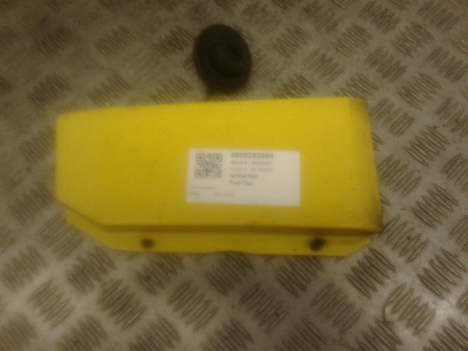 View Auto part Fuelcap Mercedes Sprinter 2014