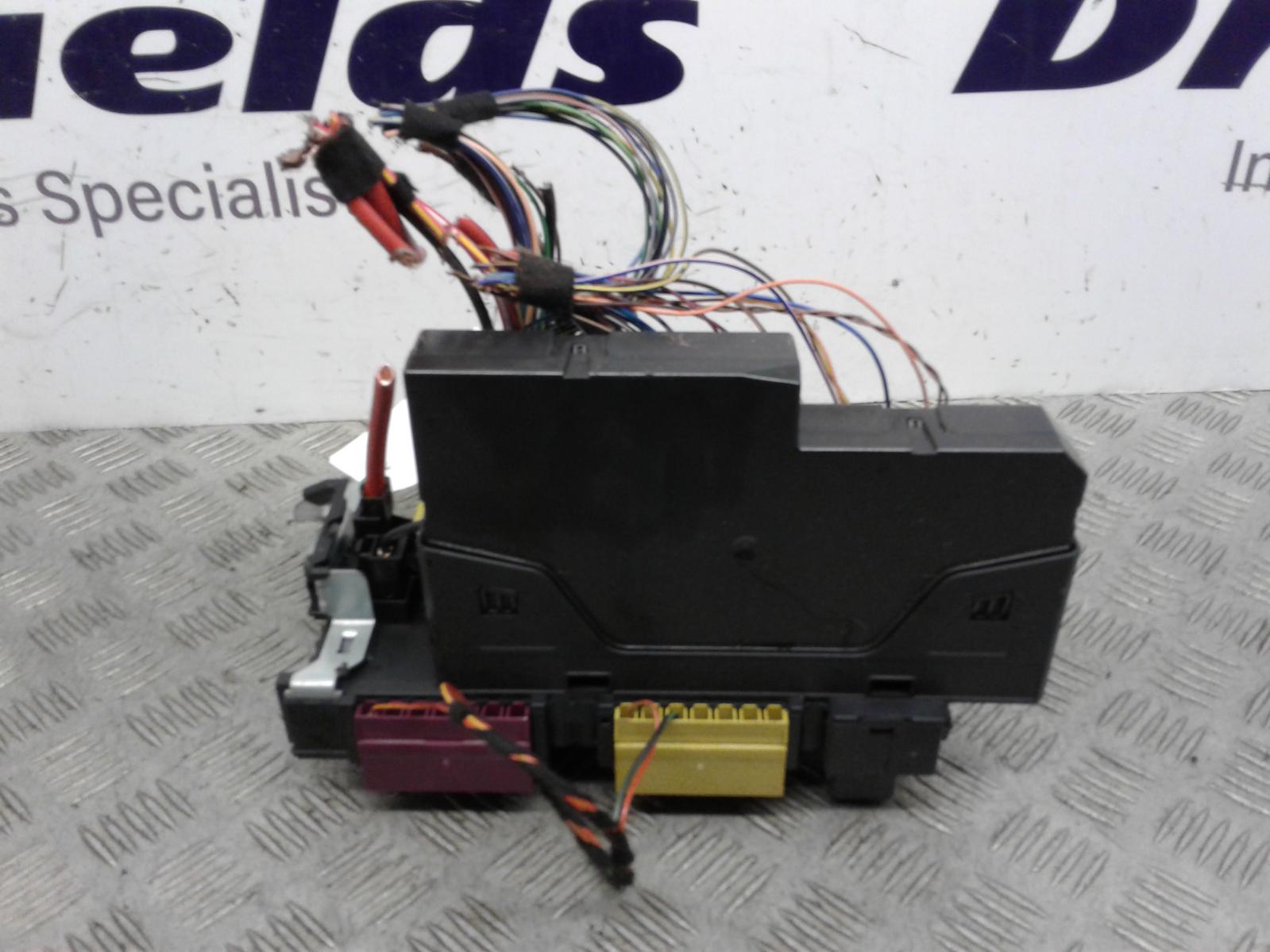 View Auto part Fuse Box Mercedes E Class 2013
