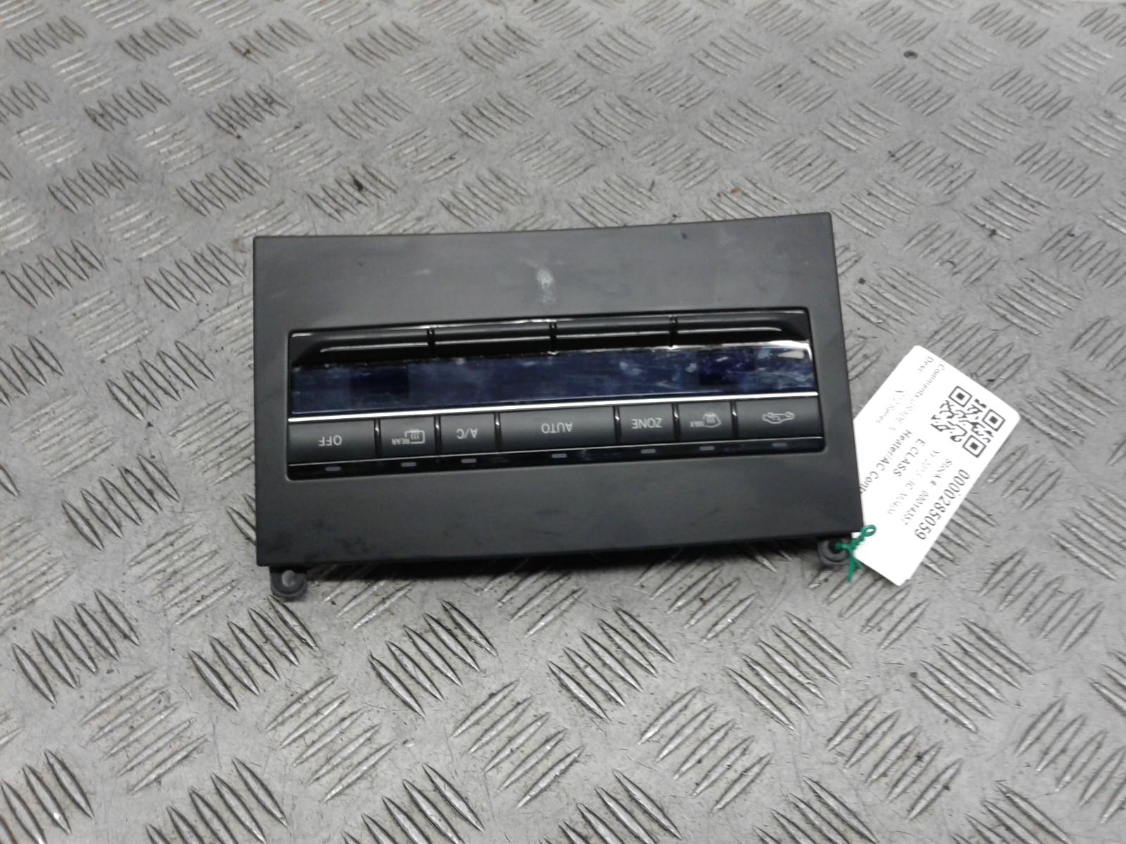 View Auto part Heater/AC Controller Mercedes E Class 2013