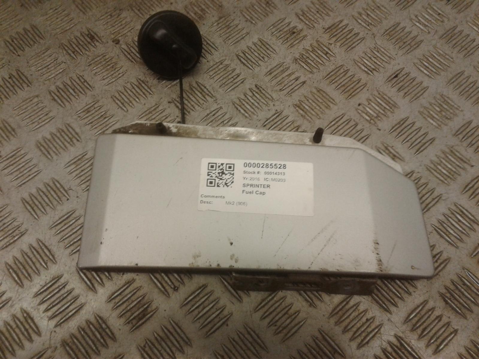 View Auto part Fuelcap Mercedes Sprinter 2016