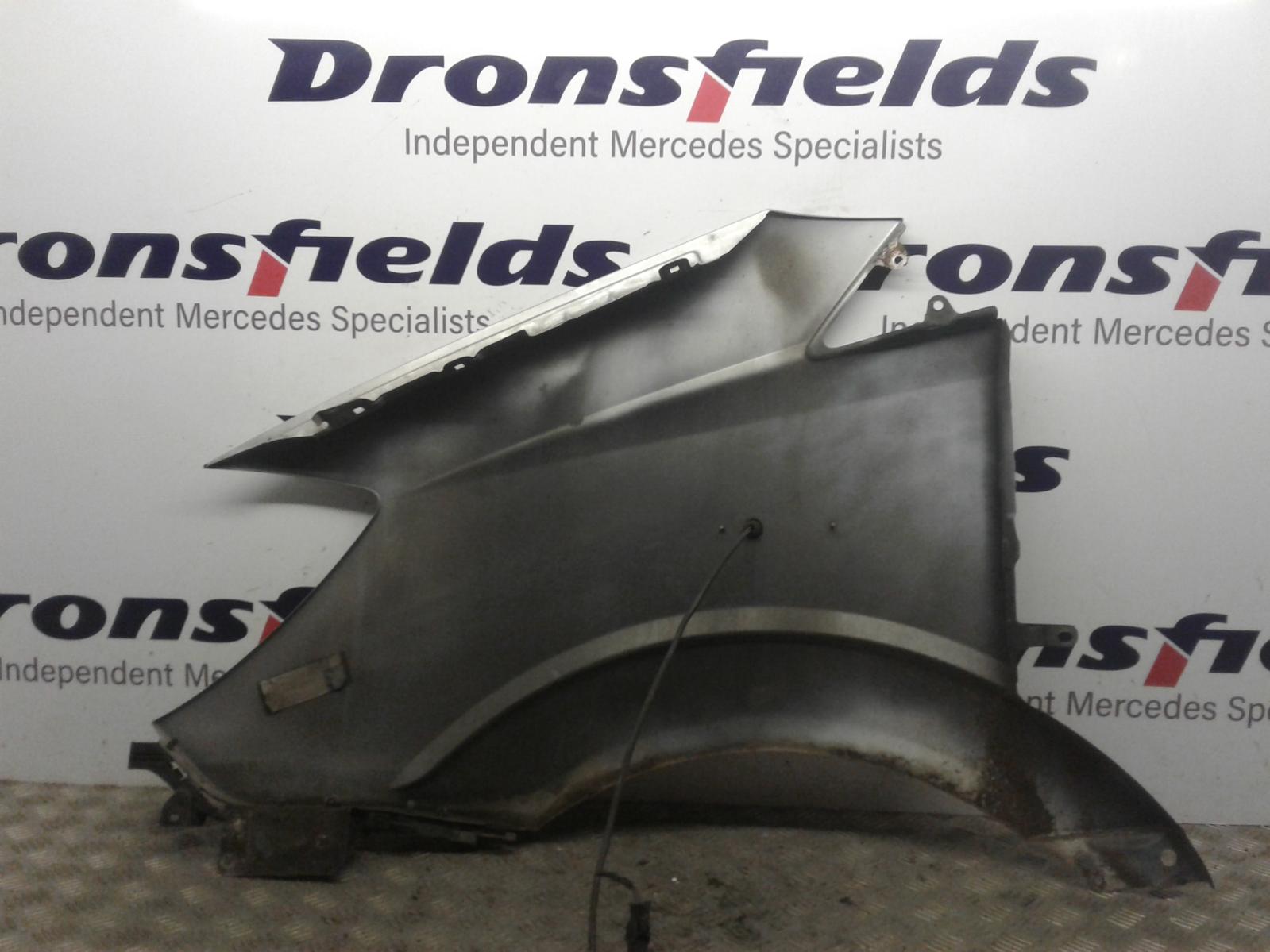 View Auto part L Wing Mercedes Sprinter 2016