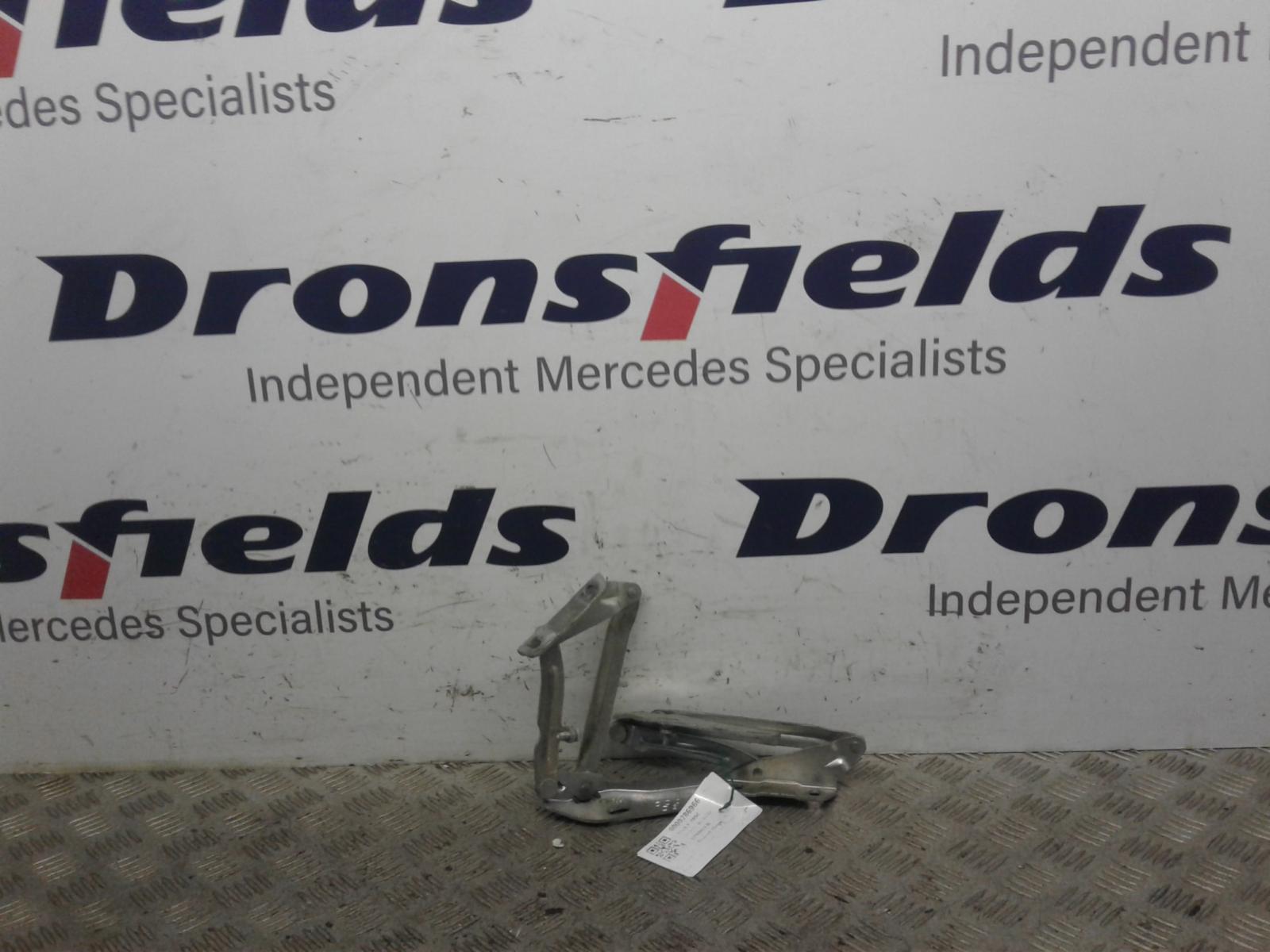 View Auto part Bonnet Hinge Mercedes Sprinter 2013