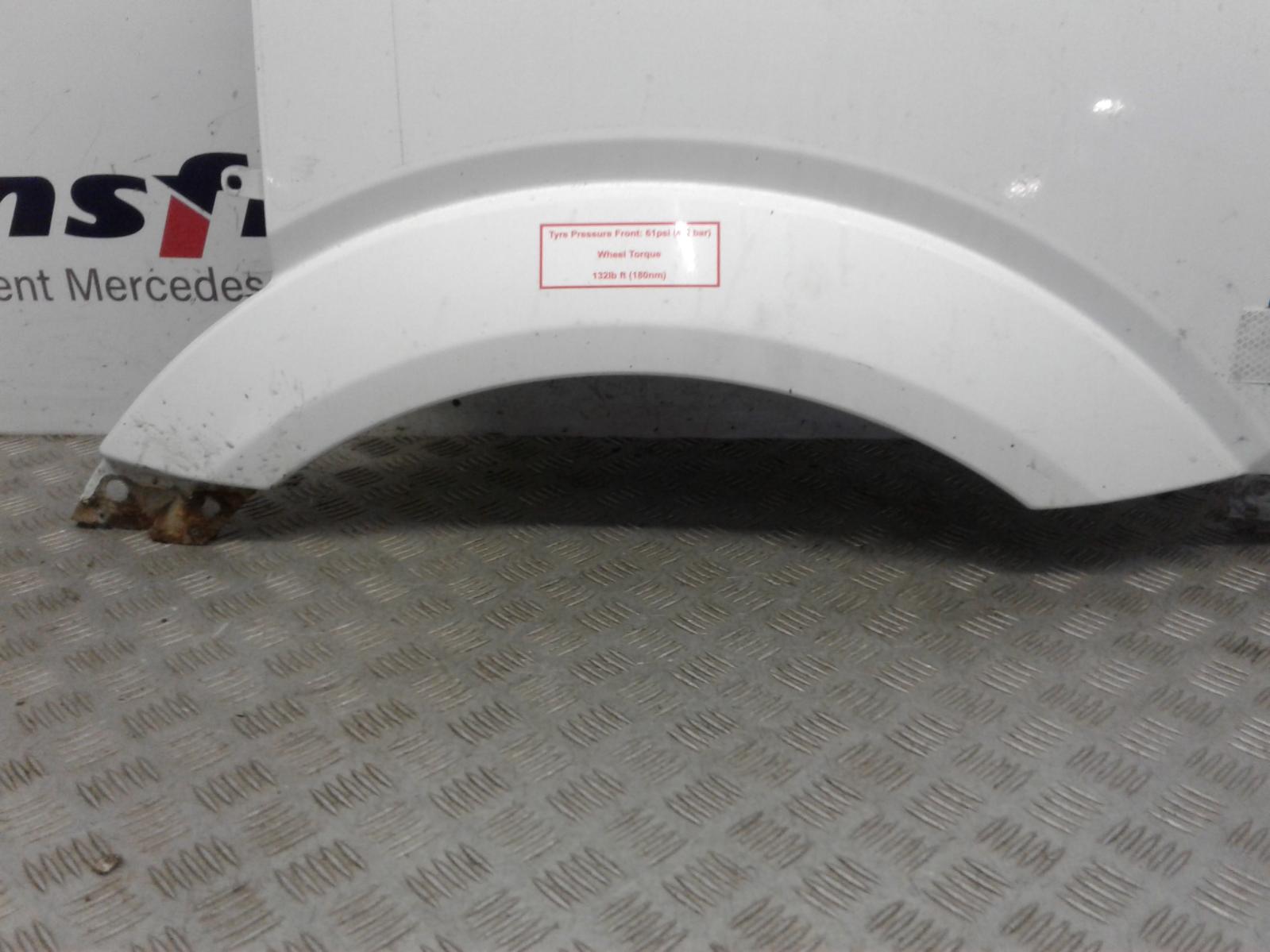 View Auto part R Wing Mercedes Sprinter 2014