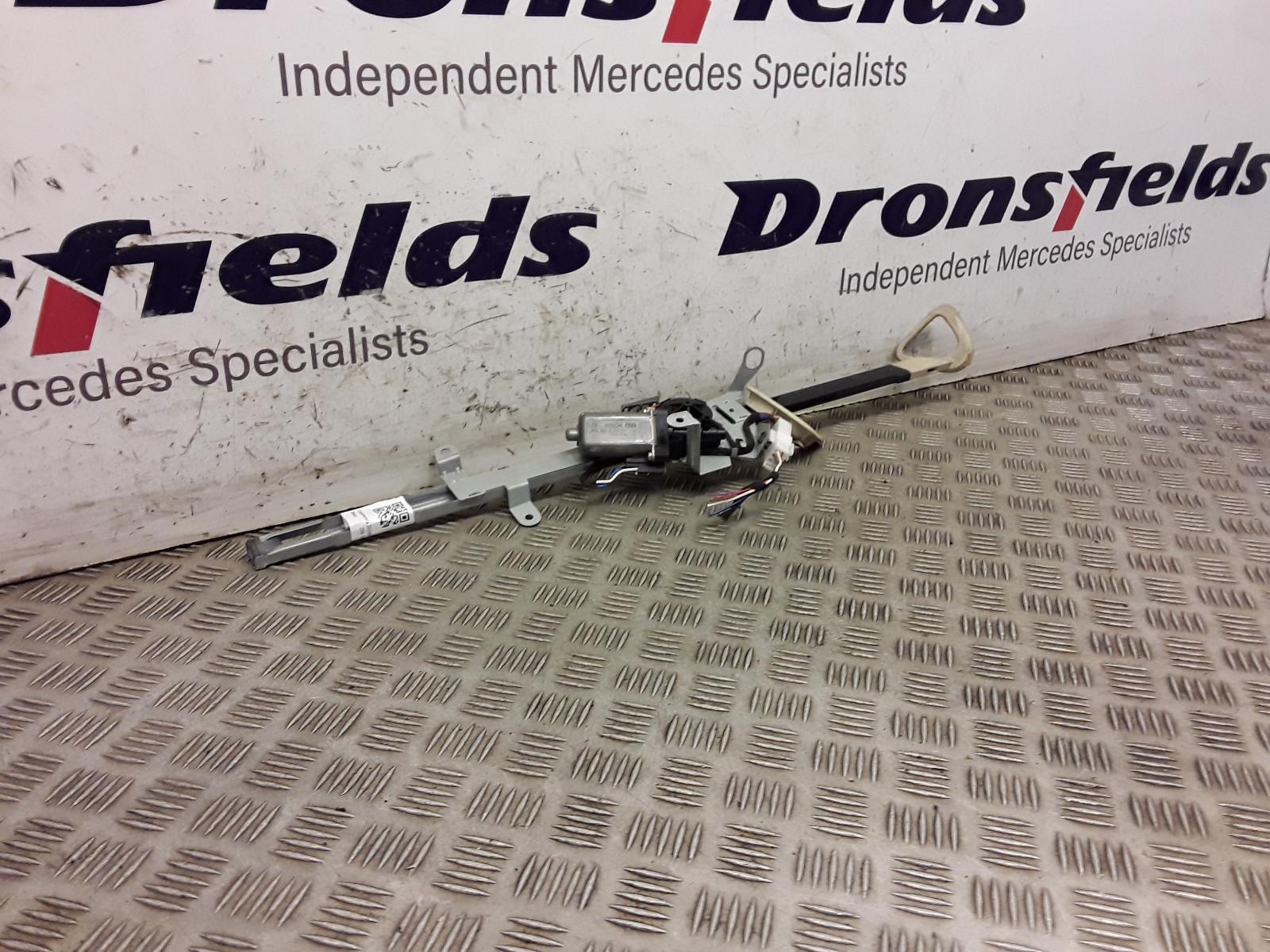 View Auto part Seat Belt Motor Mercedes Clk 2003