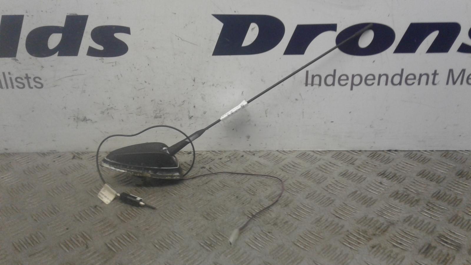 View Auto part Antenna Mercedes Sprinter 2016