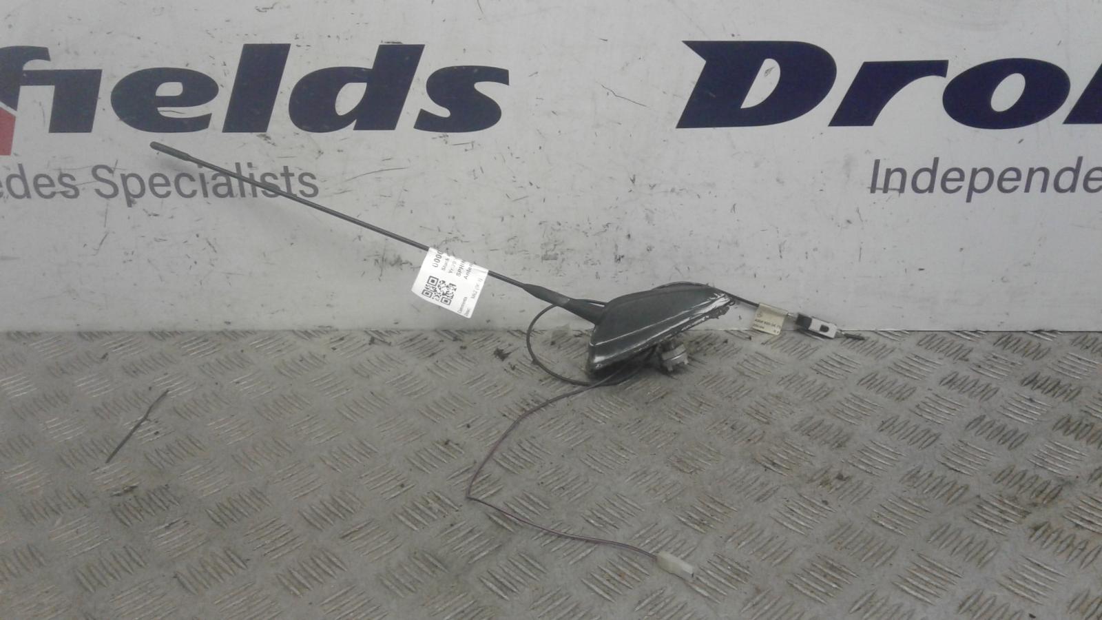 View Auto part Antenna Mercedes Sprinter 2016