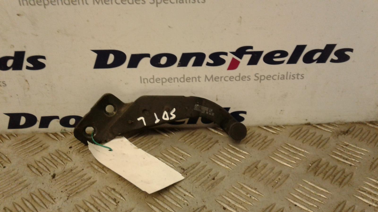 View Auto part Misc Bracket Mercedes Vito 2014
