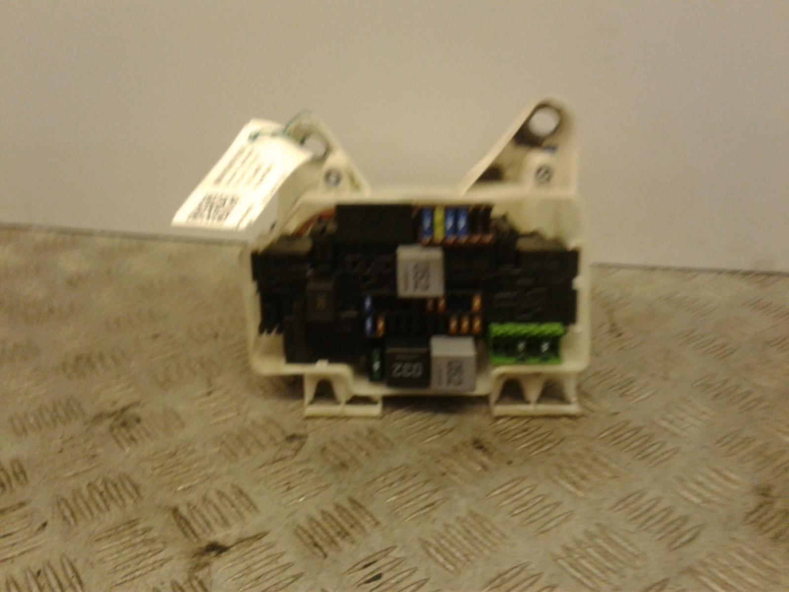 View Auto part Fuse Box Mercedes C Class 2015