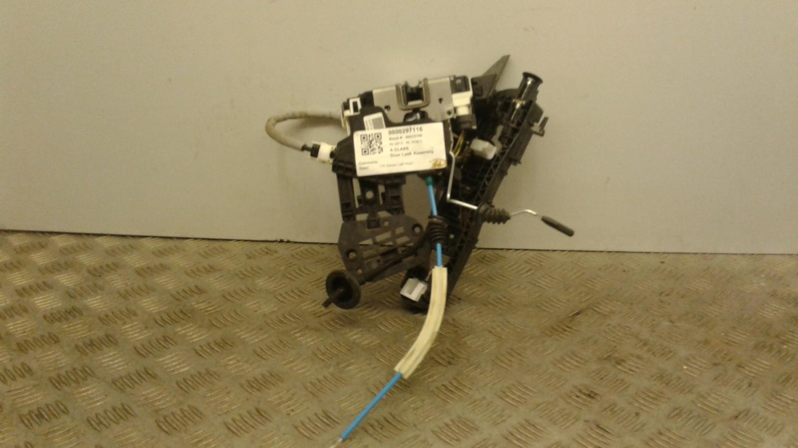 View Auto part Door Lock Assembly Mercedes A Class 2013