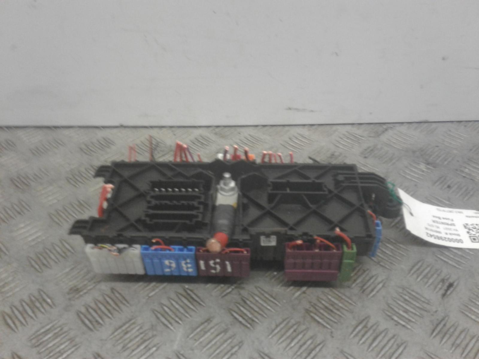 View Auto part Fuse Box Mercedes Sprinter 2021