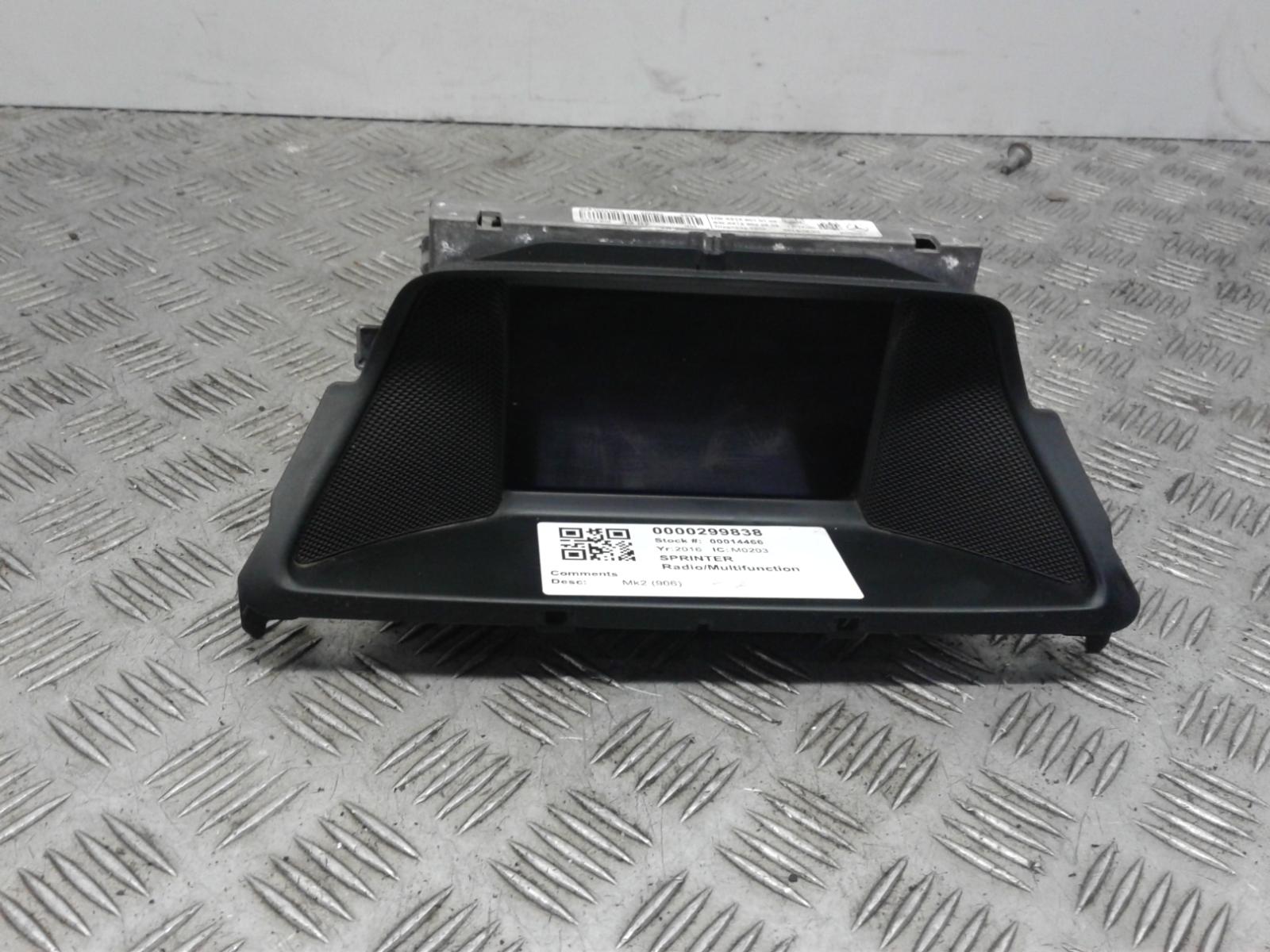 View Auto part Radio Display Mercedes Sprinter 2016