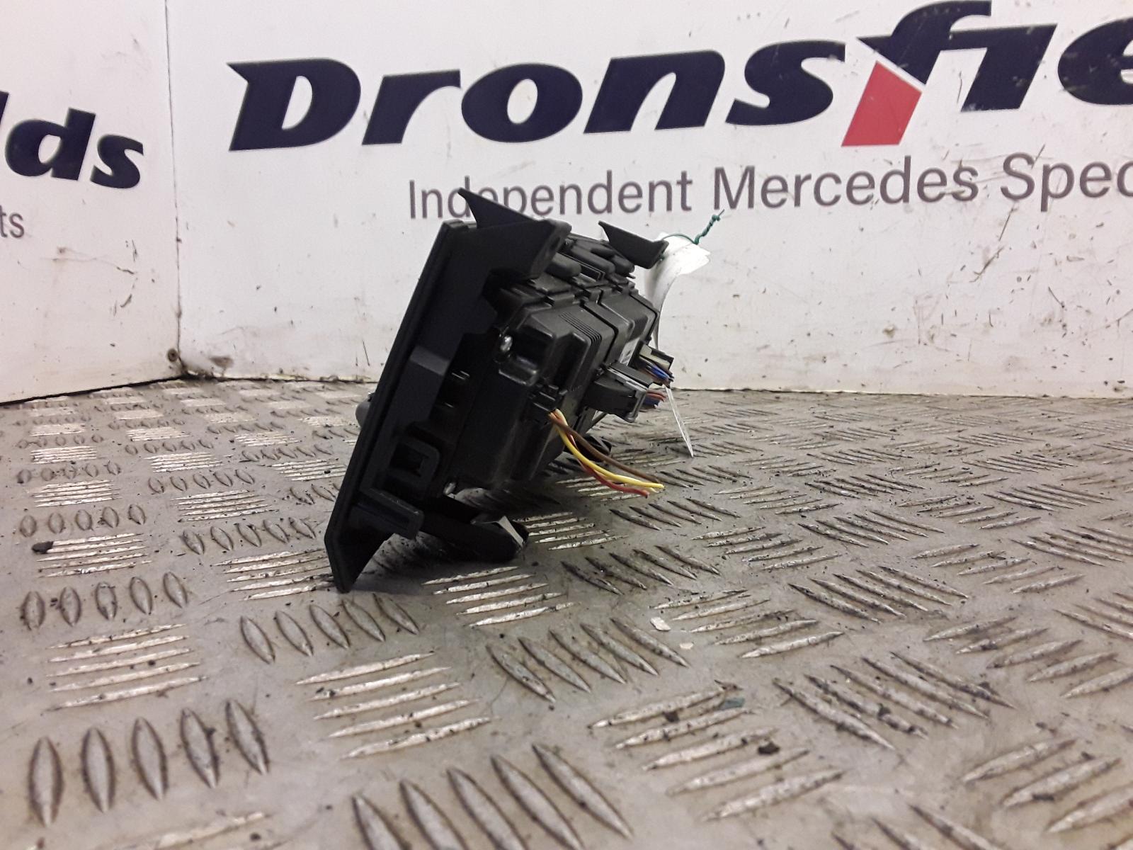 View Auto part Heater/AC Controller Mercedes E Class 2013