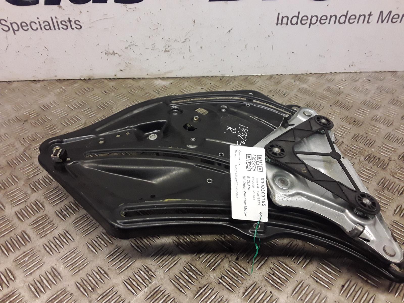 View Auto part RF Door Window Motor Mercedes E Class 2009