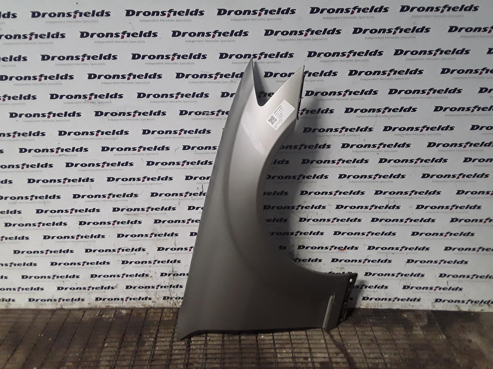 View Auto part R Wing Mercedes S Class 2006