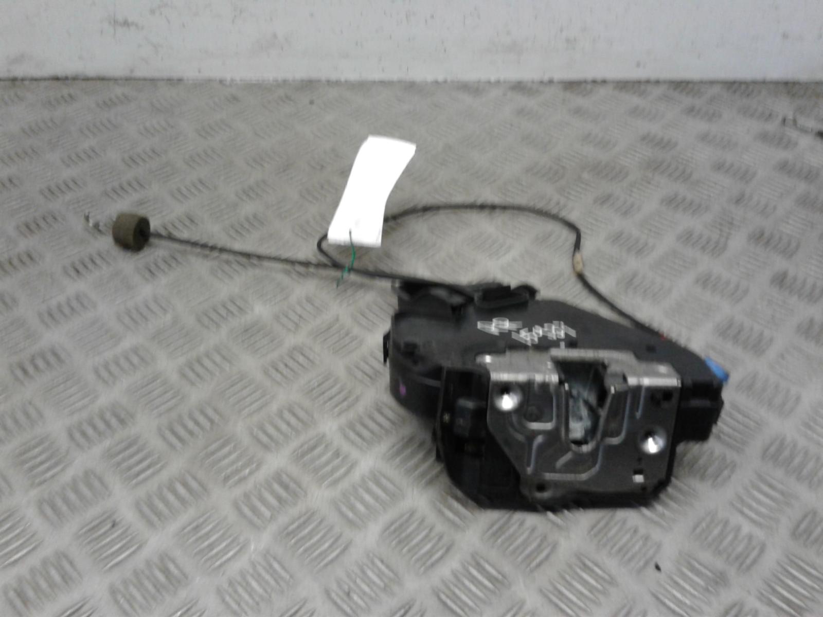 View Auto part Door Lock Assembly Mercedes C Class 2006