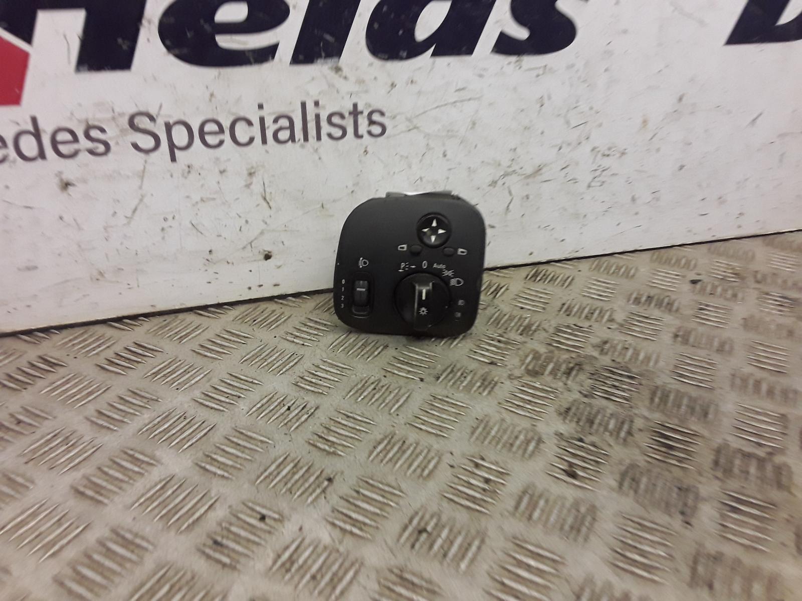 View Auto part Headlight Switch Mercedes C Class 2007