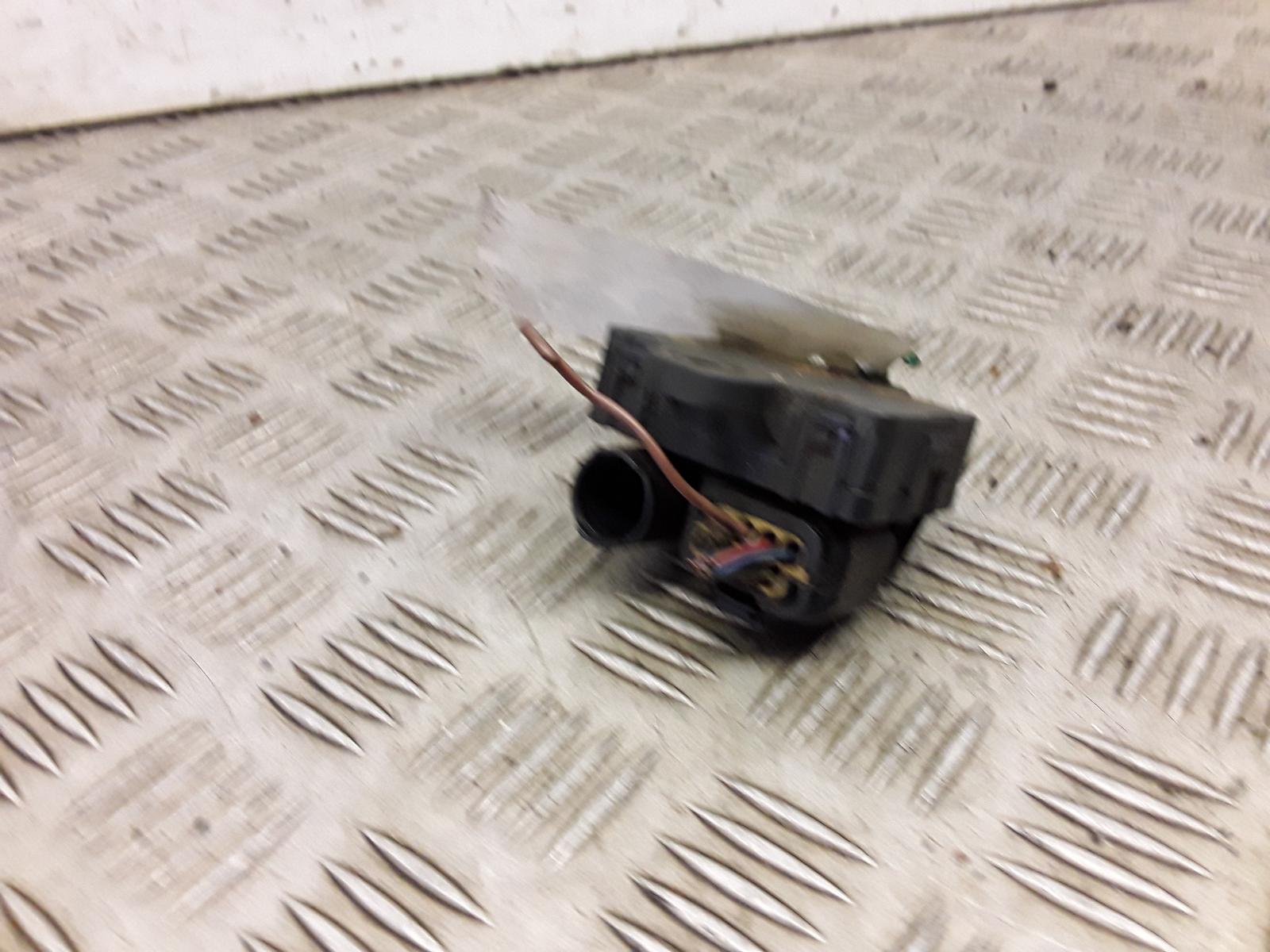 2010 Mercedes C Class Misc. Relay View Auto part Misc. Relay Mercedes C Class 2010