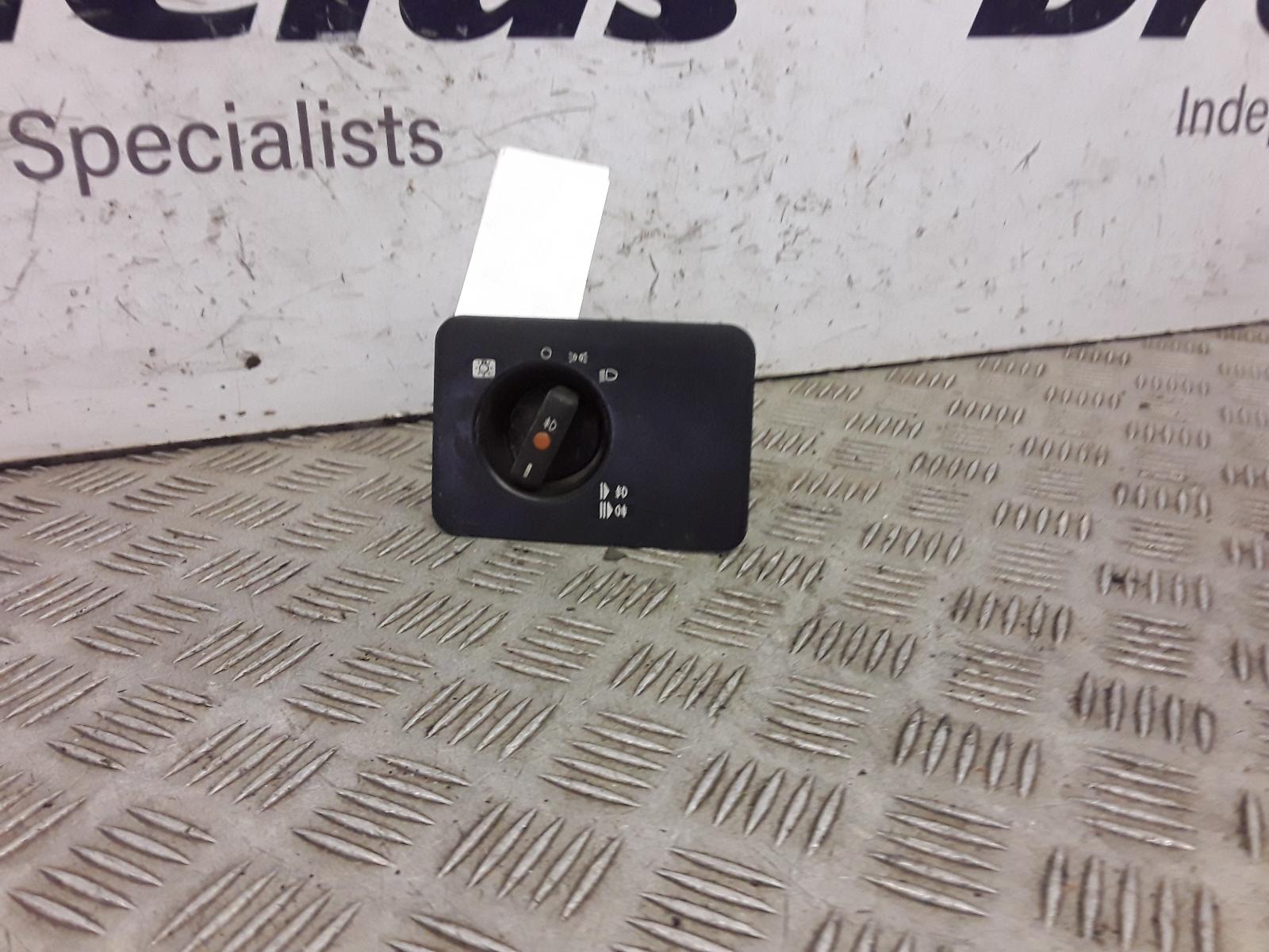 View Auto part Headlight Switch Mercedes Econic 2011