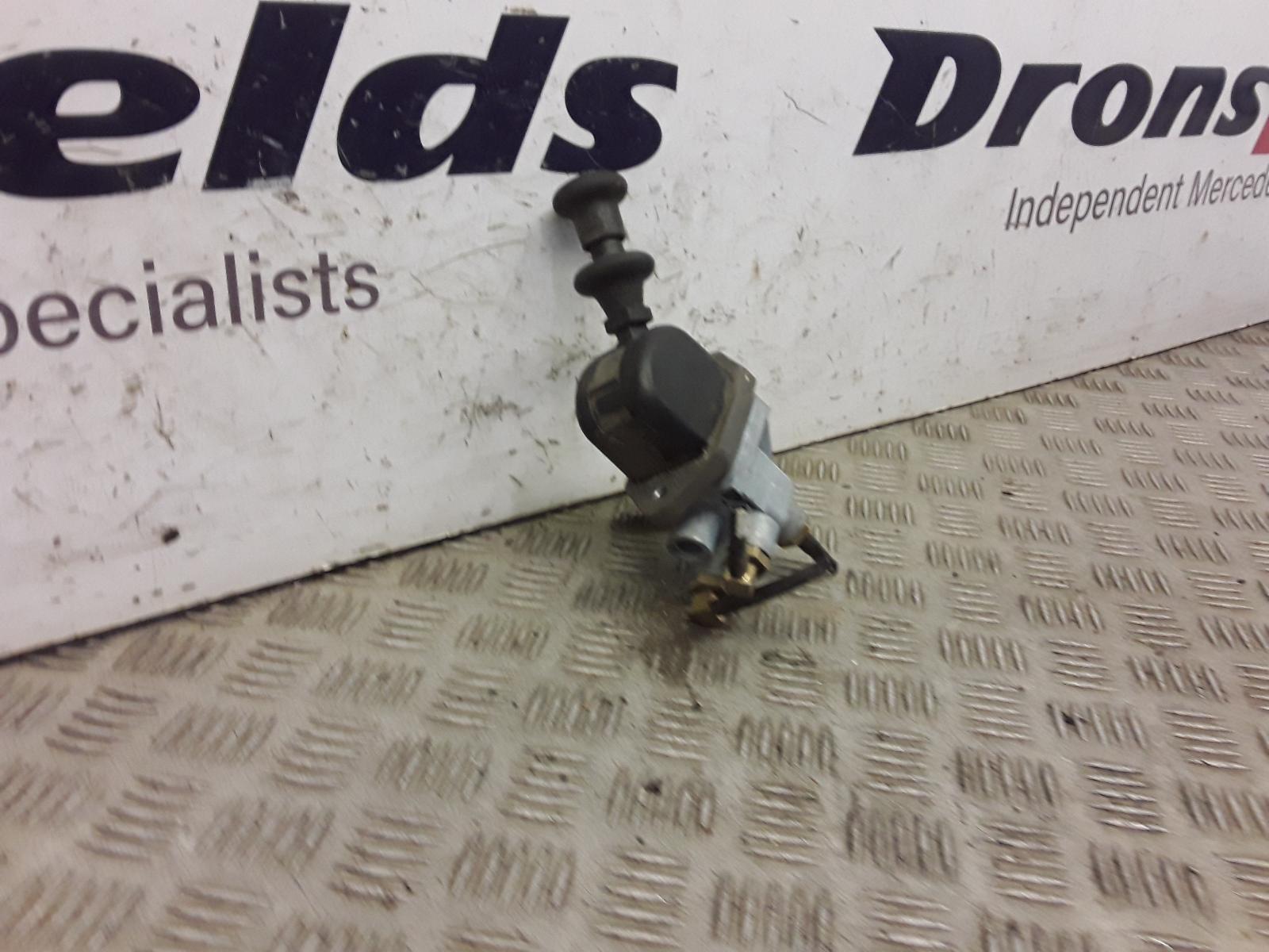 View Auto part Handbrake Lever/Button/Assembly Mercedes Econic 2011