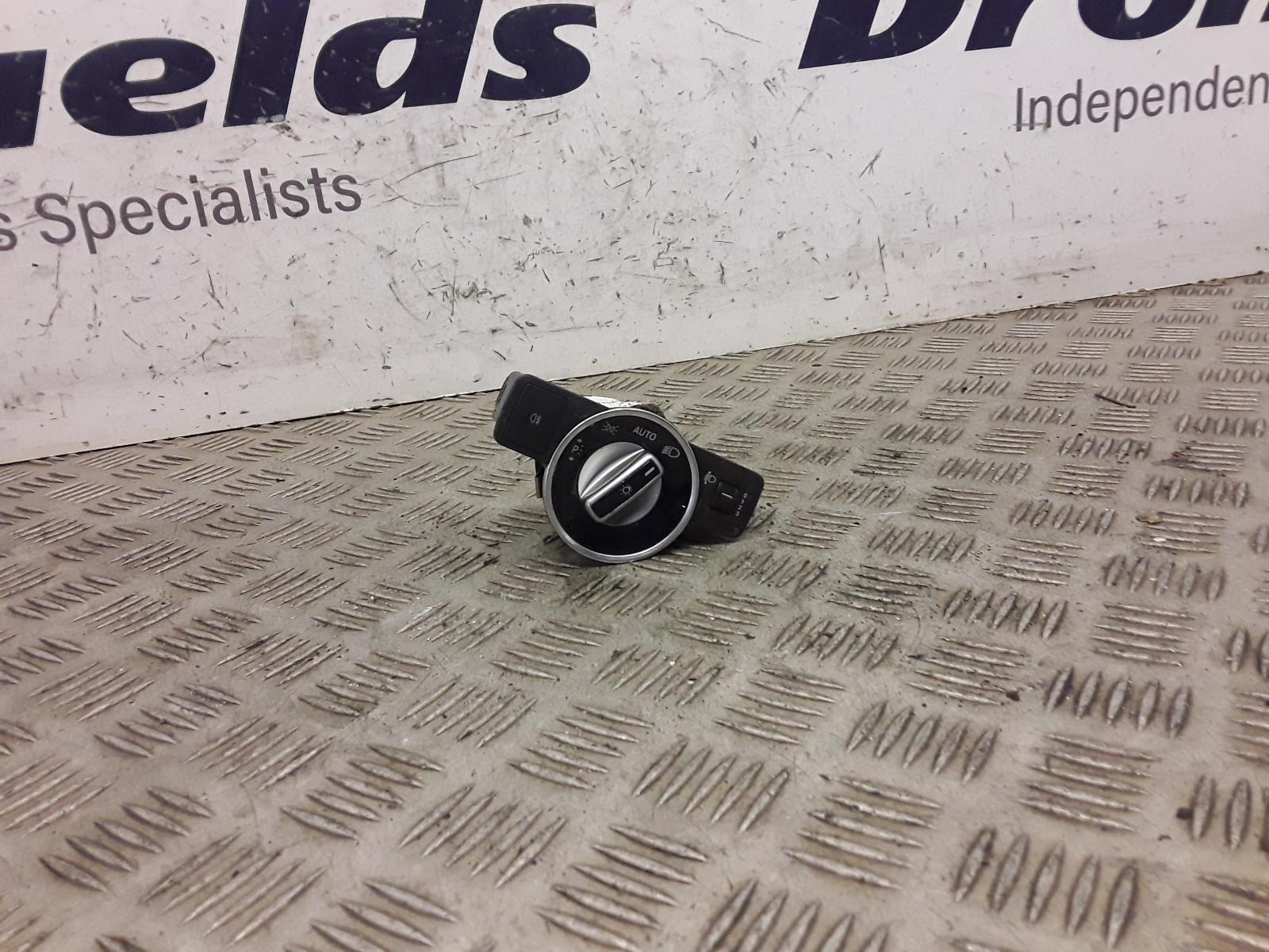 View Auto part Headlight Switch Mercedes M Class 2013