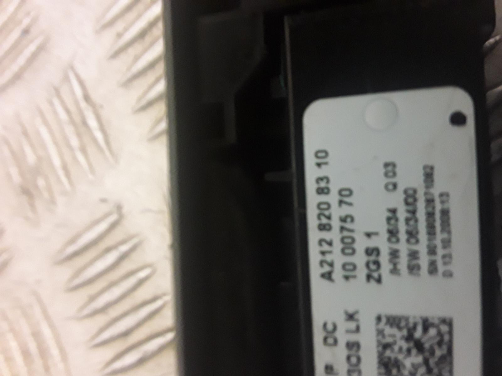 View Auto part Elect. Window Switch Mercedes C Class 2009