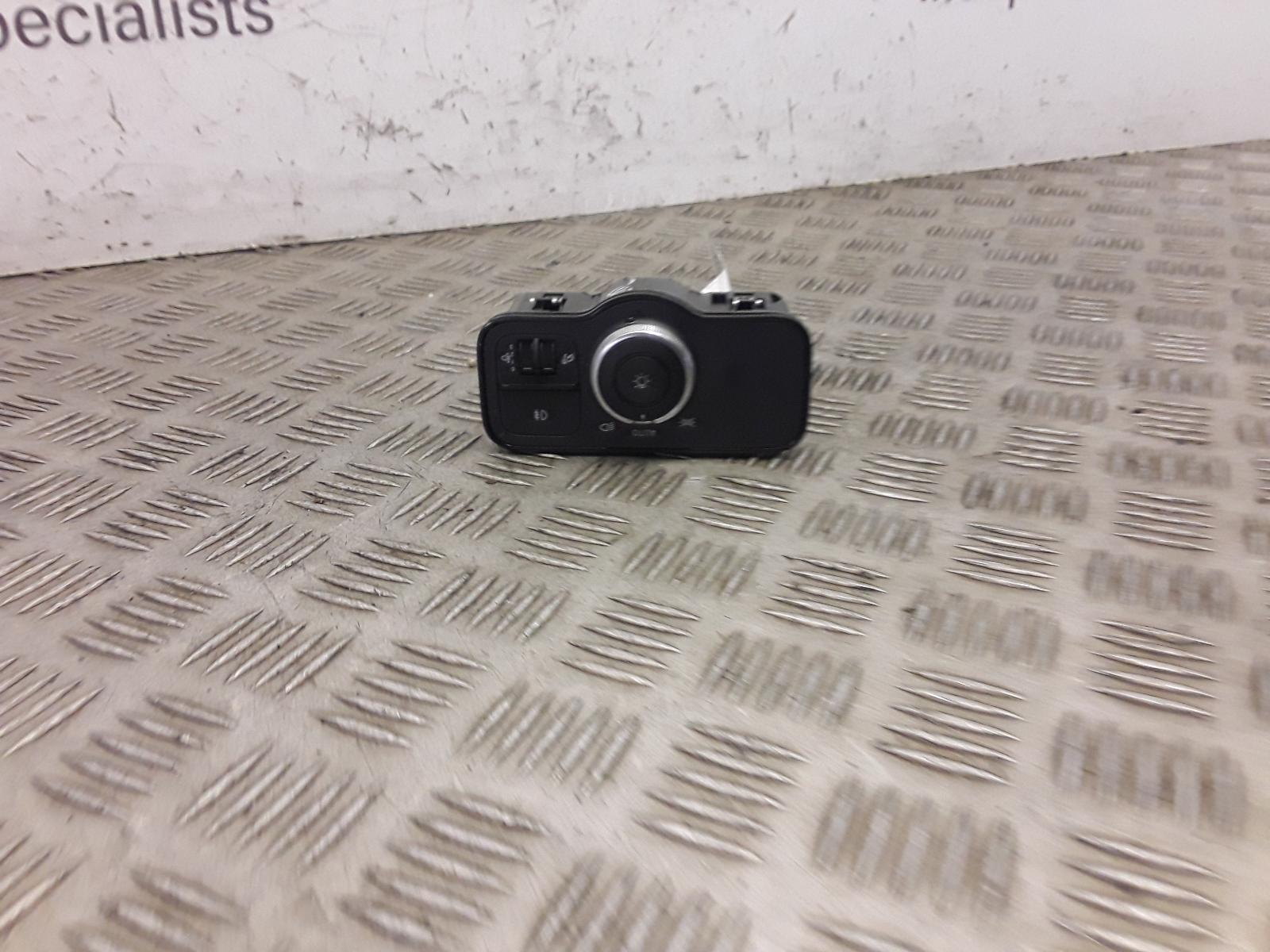 View Auto part Headlight Switch Mercedes Sprinter 2022