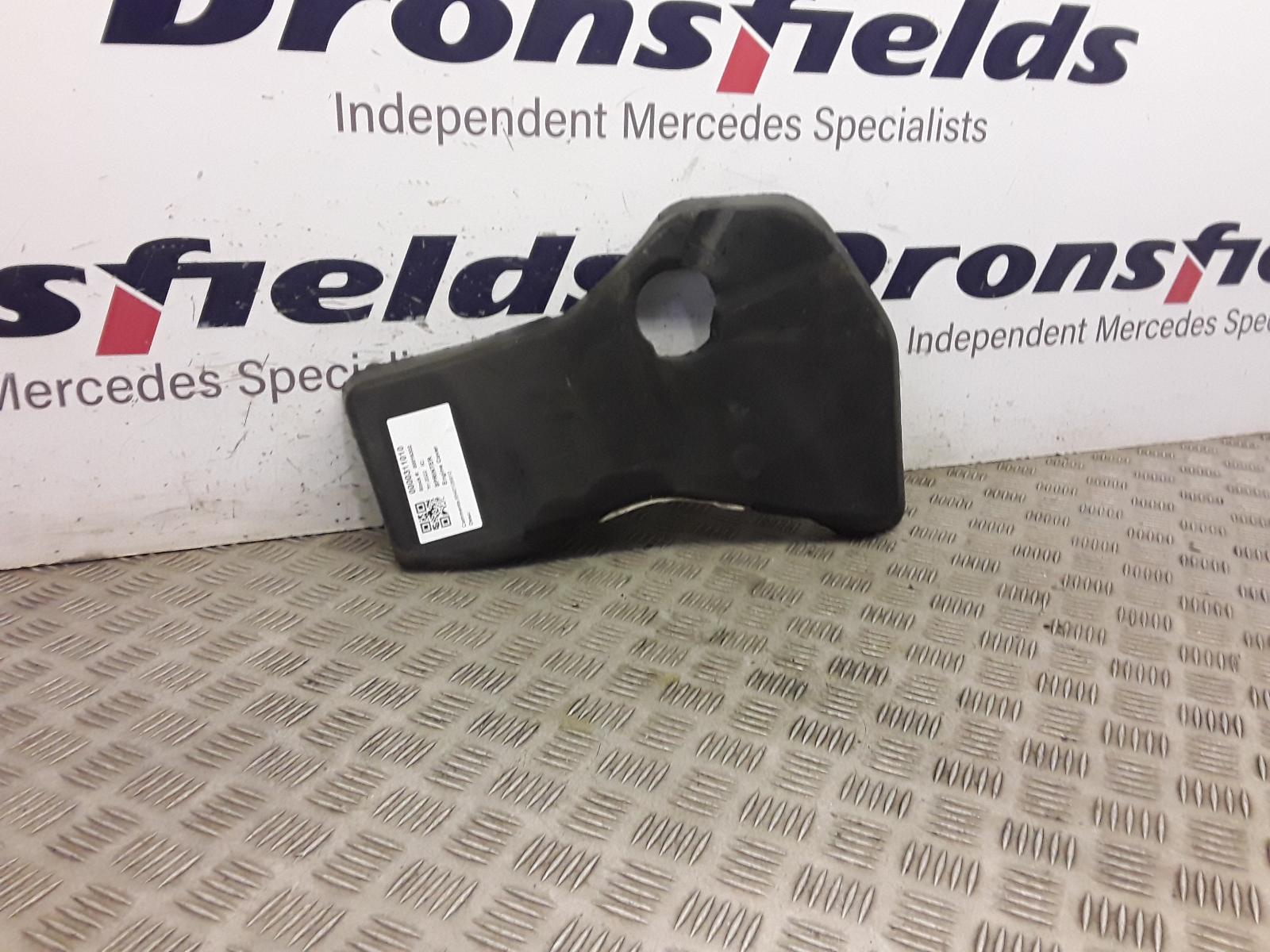 View Auto part Engine Cover Mercedes Sprinter 2022