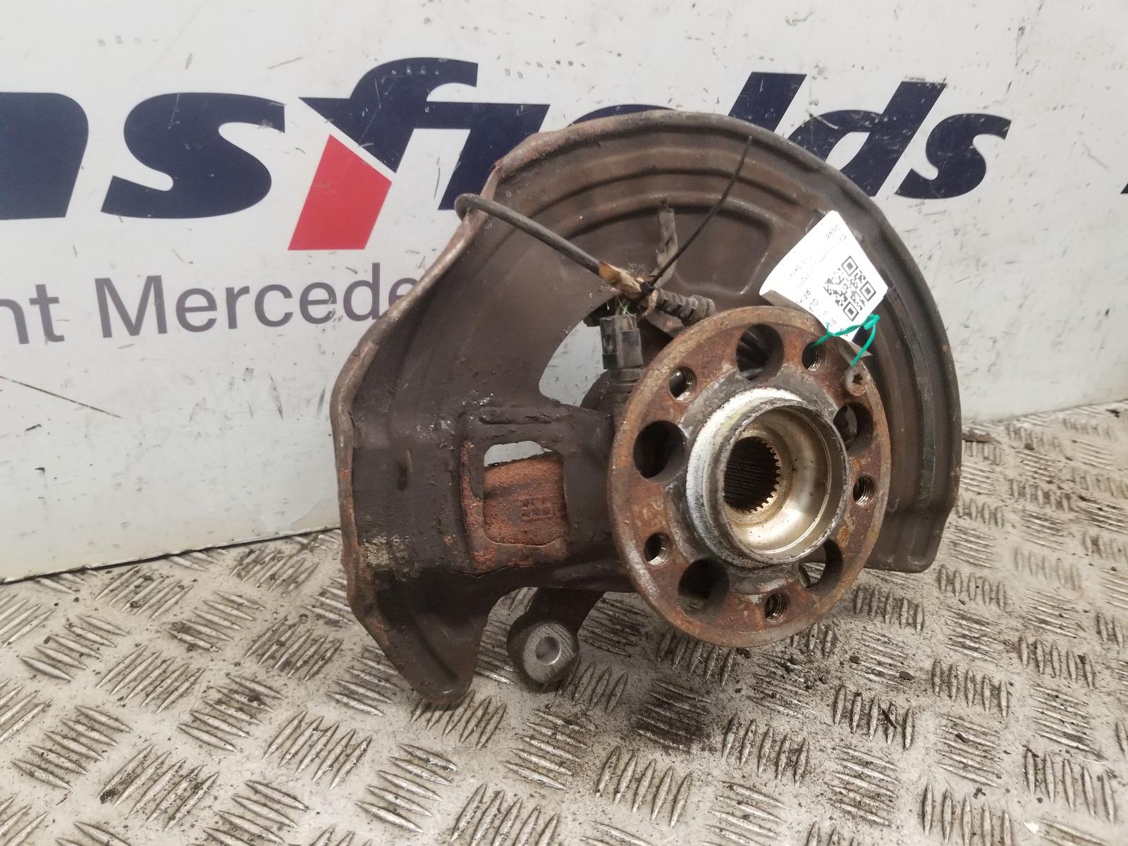 2017 Mercedes Gla Class RF Hub/Stub Axle Assembly View Auto part RF Hub/Stub Axle Assembly Mercedes Gla Class 2017