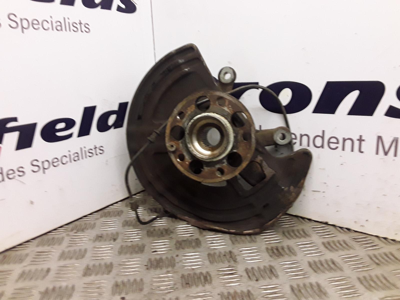 2017 Mercedes Gla Class RF Hub/Stub Axle Assembly View Auto part RF Hub/Stub Axle Assembly Mercedes Gla Class 2017