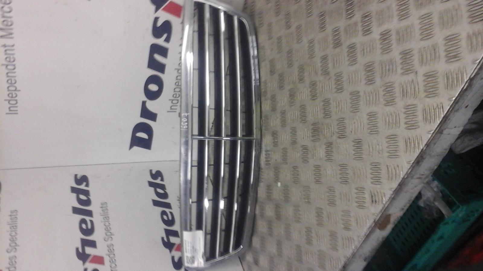 View Auto part Grille Mercedes C Class 2005