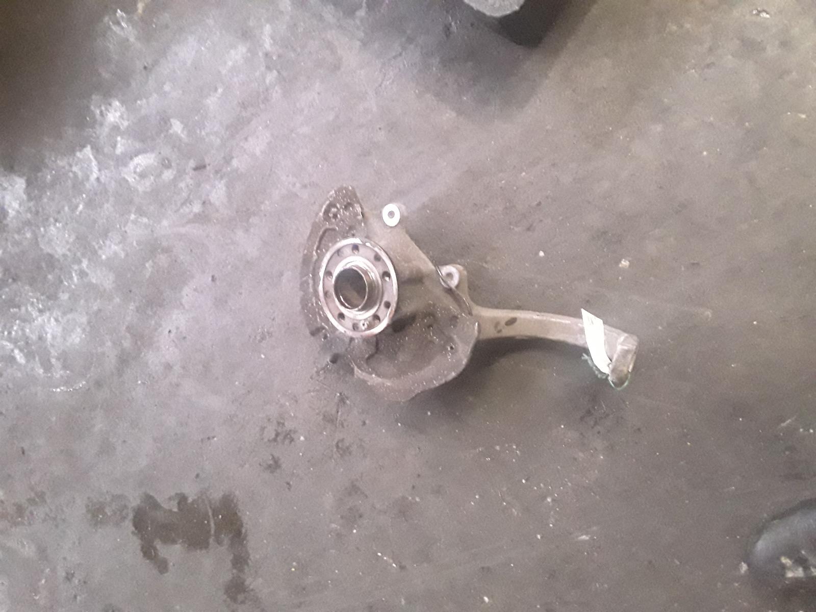 View Auto part RF Hub/Stub Axle Assembly Mercedes E Class 2017