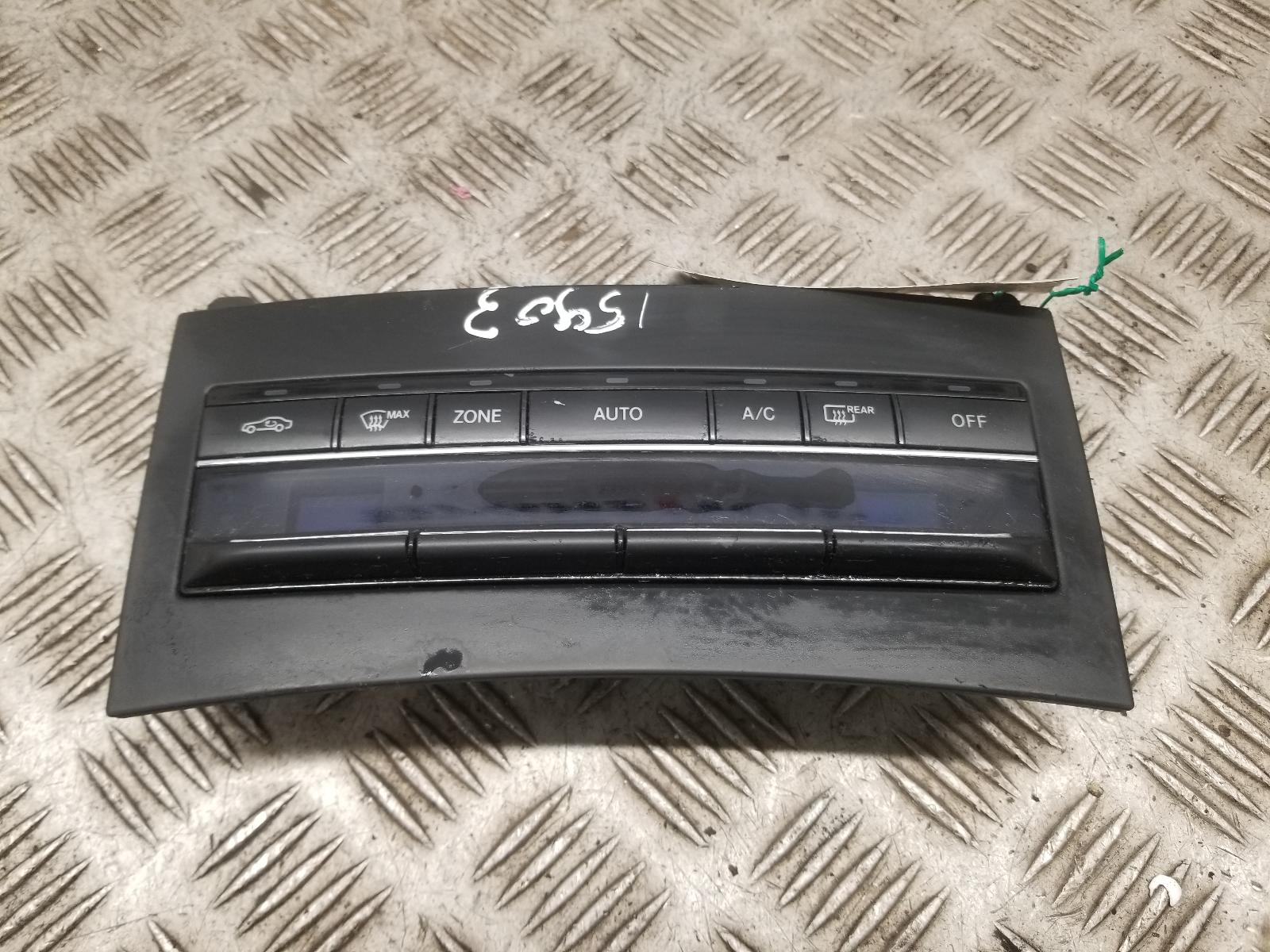 View Auto part Heater/AC Controller Mercedes E Class 2010