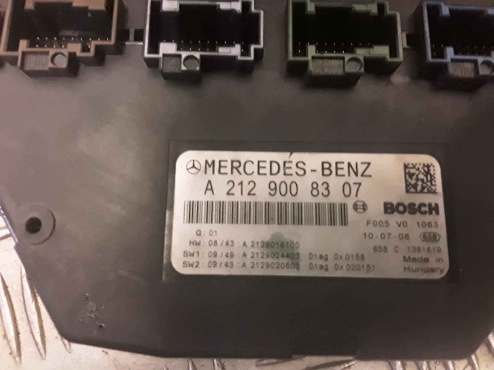 View Auto part Fuse Box Mercedes E Class 2010
