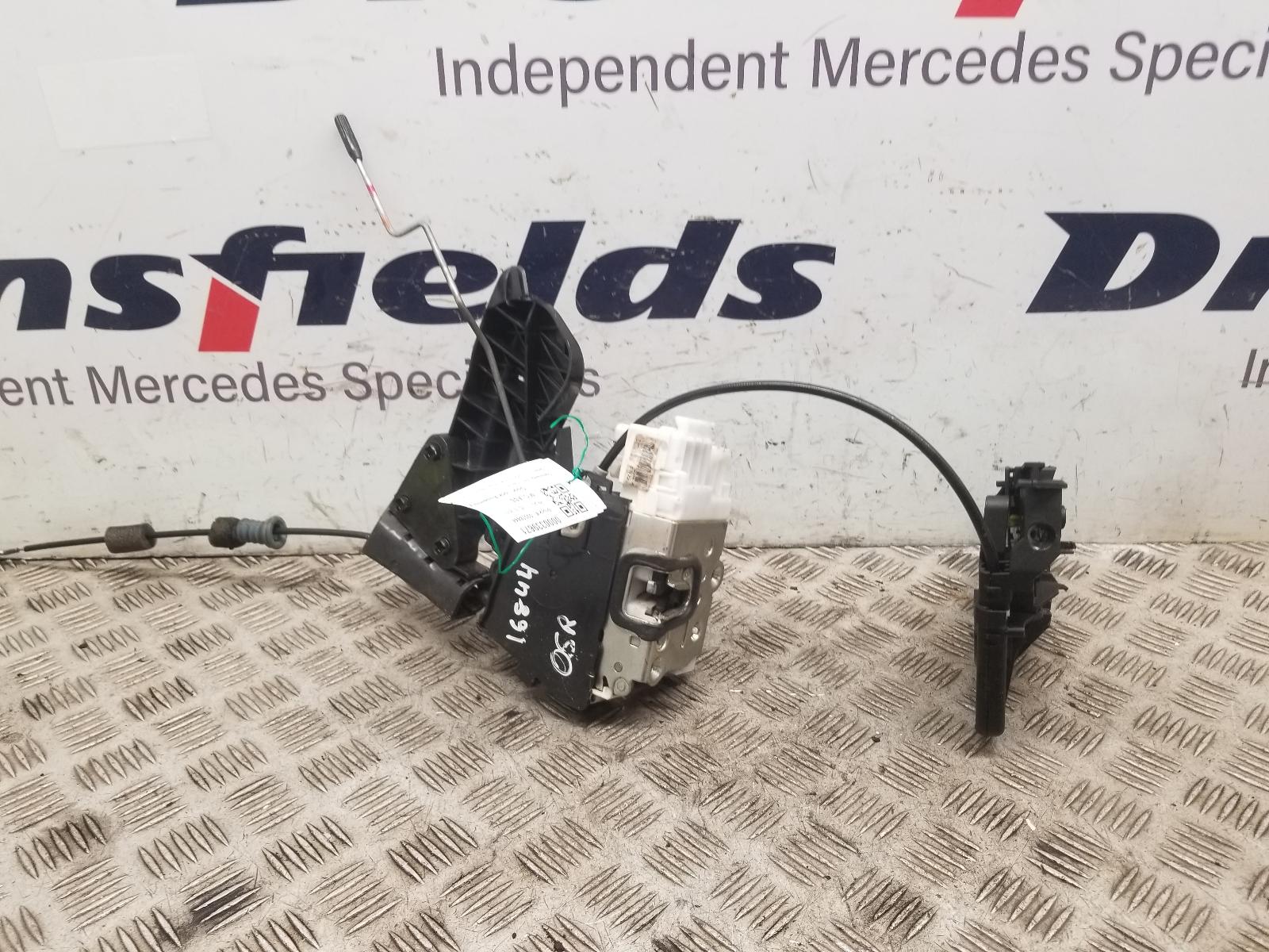 View Auto part Door Lock Assembly Mercedes M Class 2011