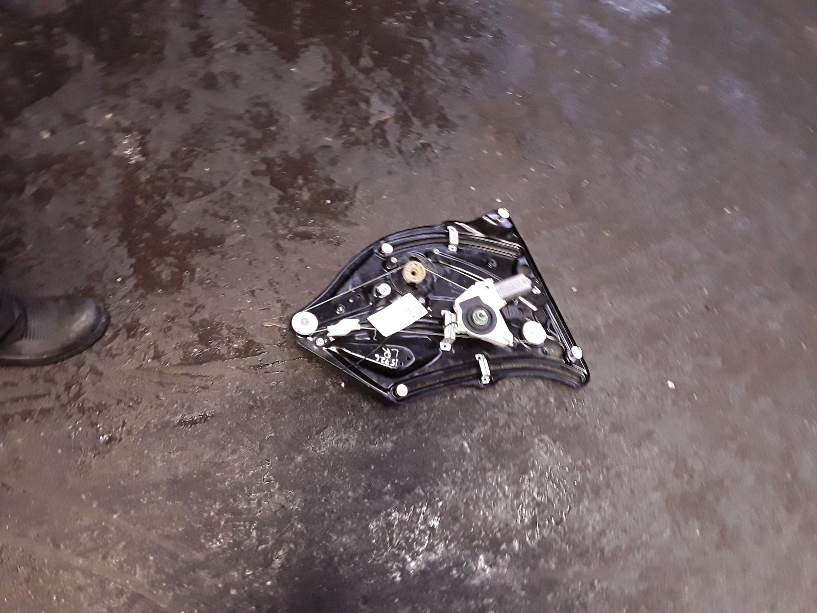 View Auto part LR Window Regulator Mercedes E Class 2013