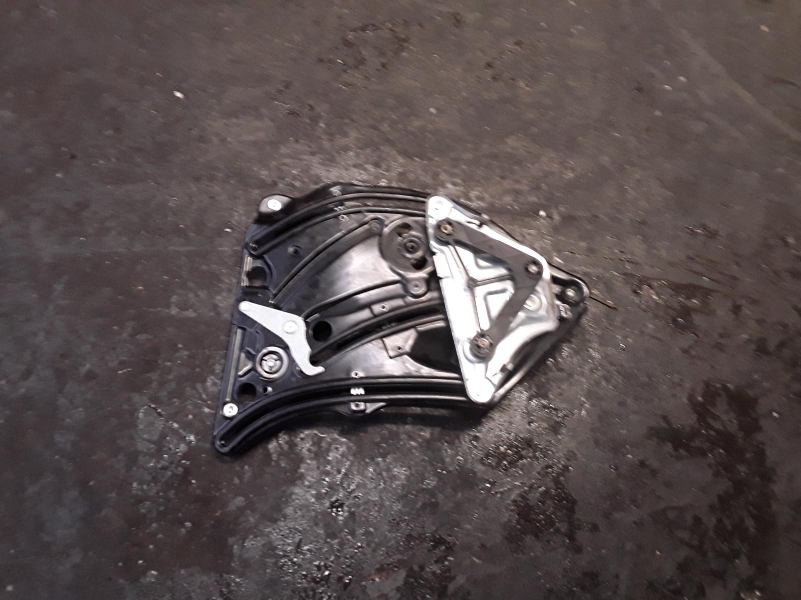 View Auto part LR Window Regulator Mercedes E Class 2013