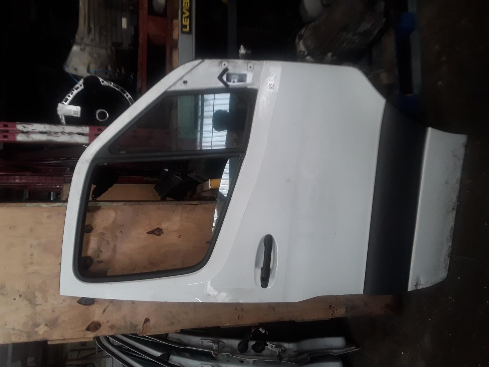 View Auto part R Front Door Mercedes Sprinter 2019