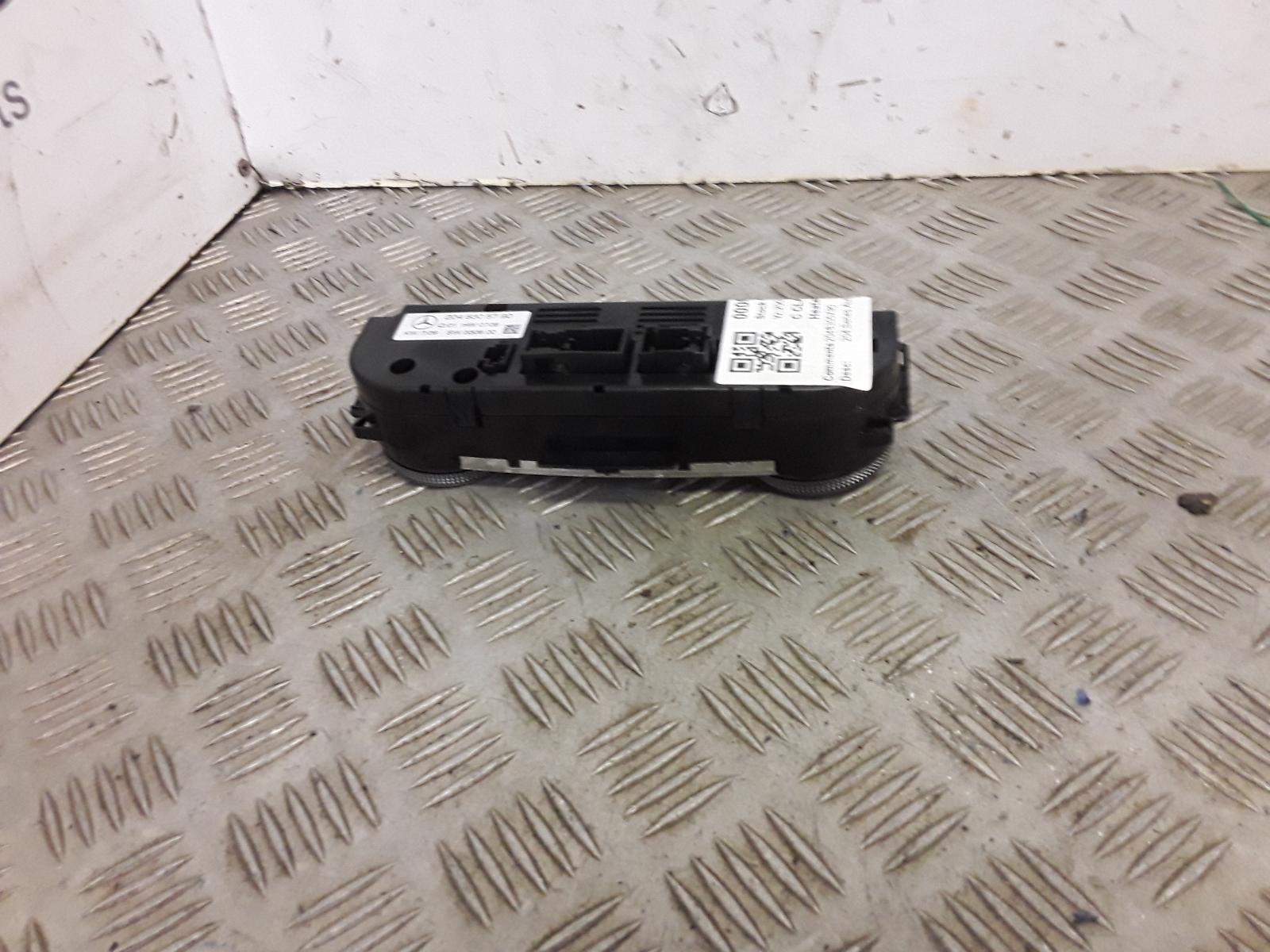 View Auto part Heater/AC Controller Mercedes C Class 2009