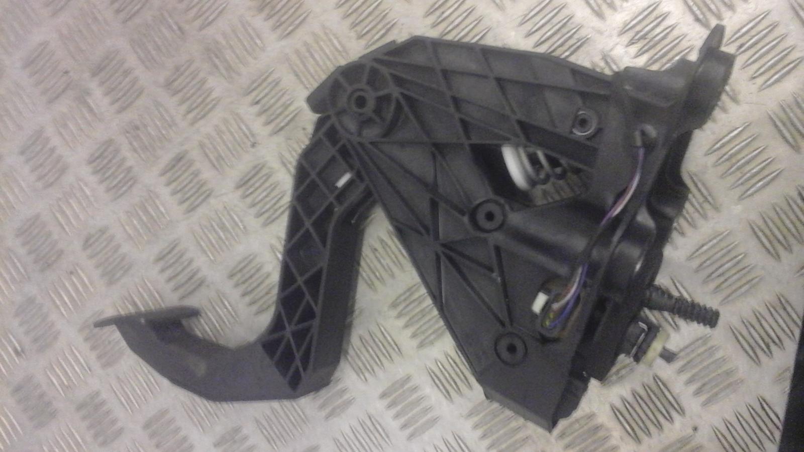 View Auto part Clutch Pedal Mercedes Sprinter 2022