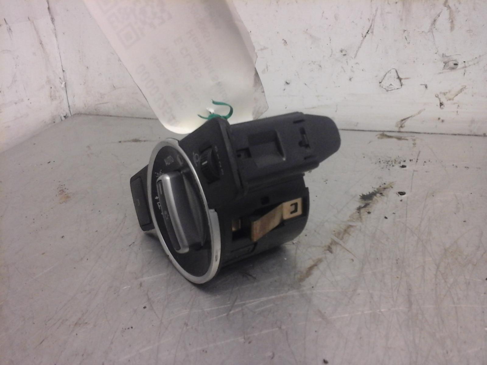 View Auto part Headlight Switch Mercedes E Class 2015