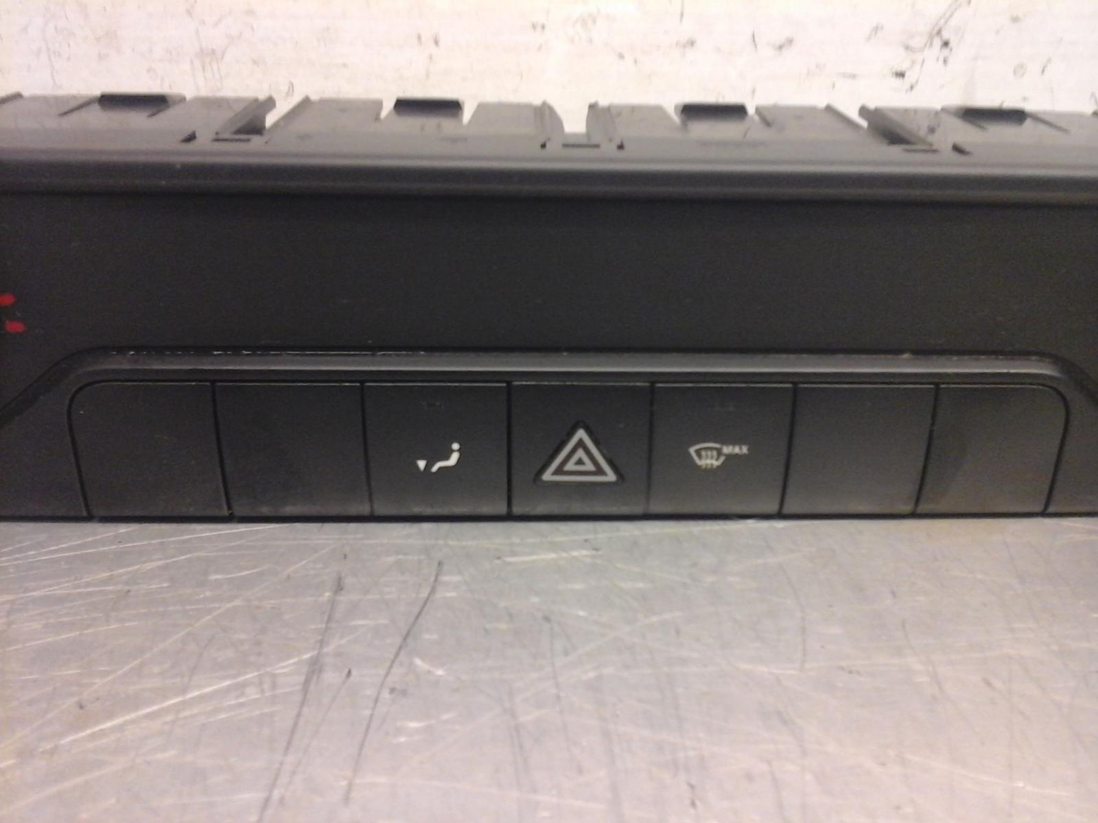 2017 Mercedes Sprinter Heater/AC Controller View Auto part Heater/AC Controller Mercedes Sprinter 2017