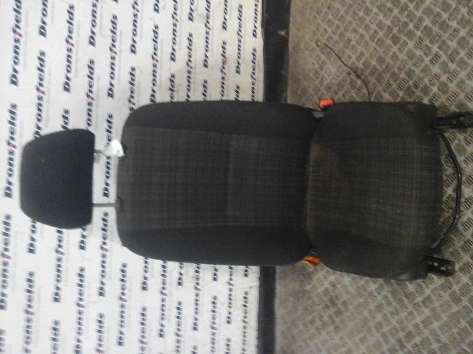 View Auto part Front Seat Mercedes Sprinter 2016