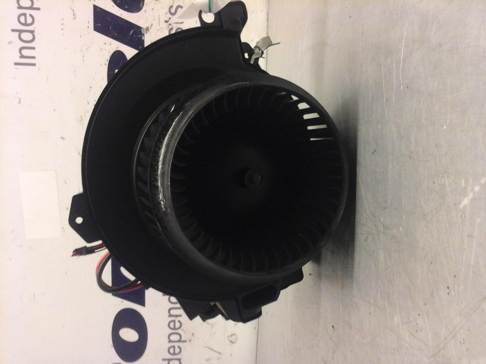 2017 Mercedes Sprinter Heater Motor/Assembly View Auto part Heater Motor/Assembly Mercedes Sprinter 2017
