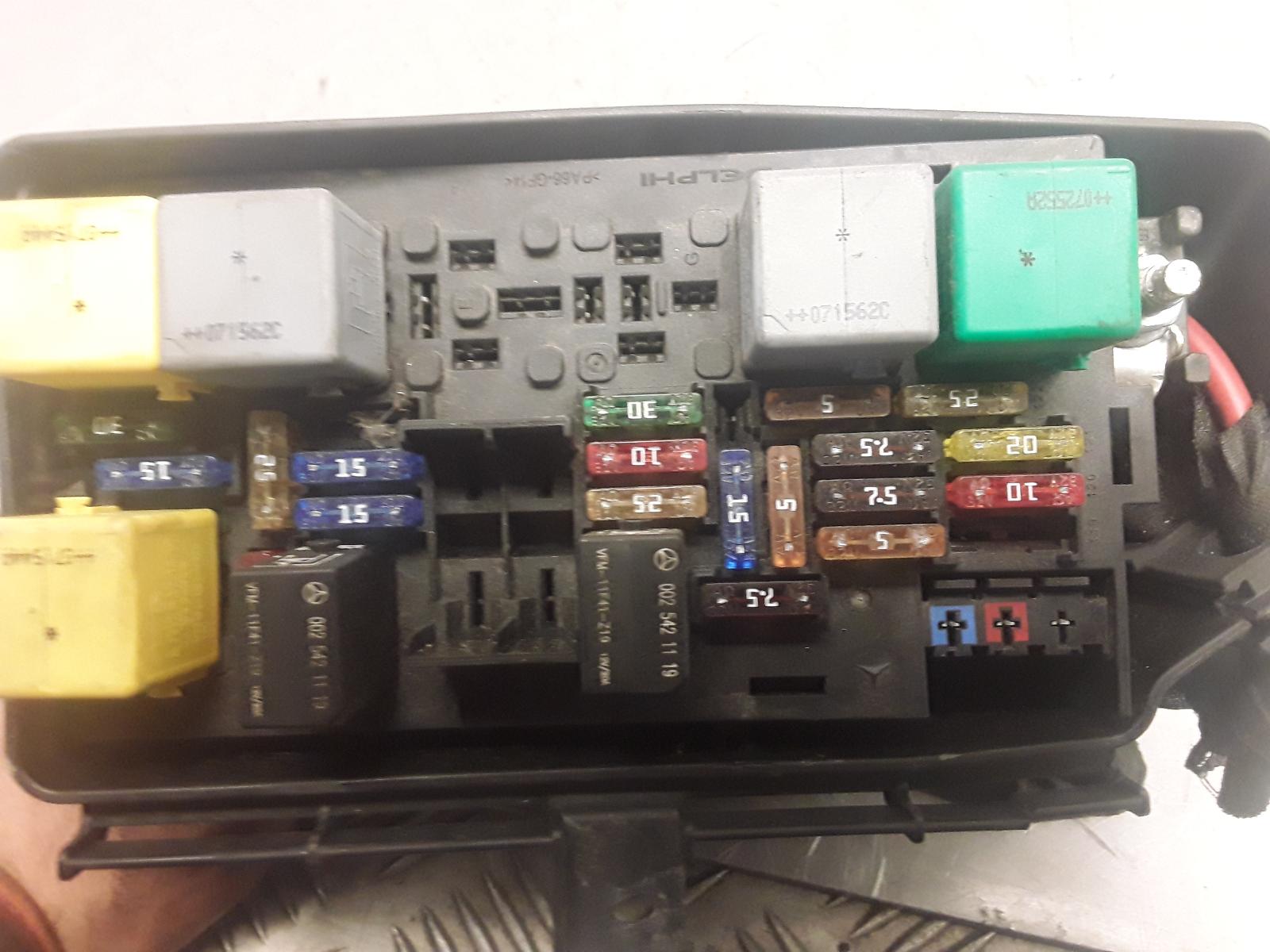 View Auto part Fuse Box Mercedes M Class 2004